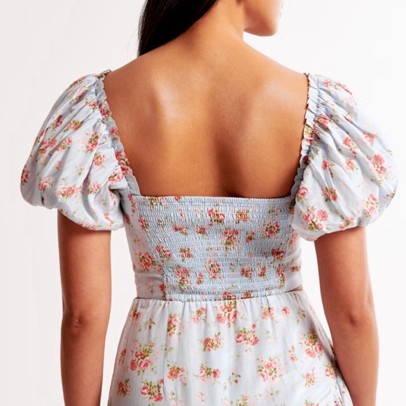 Abercrombie & Fitch Crop White Blouse with Sleeves - Picture 3 of 5